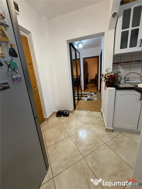 Apartament 3 camere, renovat, Supeco , etaj 4 cu acoperis - Focsani (Vrancea)