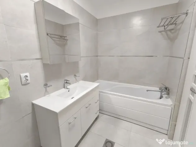 Apartament 3 camere, 60 mp | 2 parcări | zona Vivo, Floreș - Floresti (Cluj)