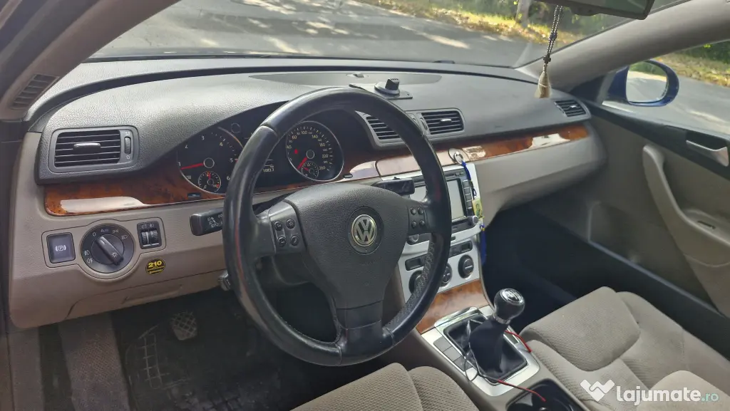 Volkswagen Passat 2.0 TDI BlueMotion Confortline cu Webasto