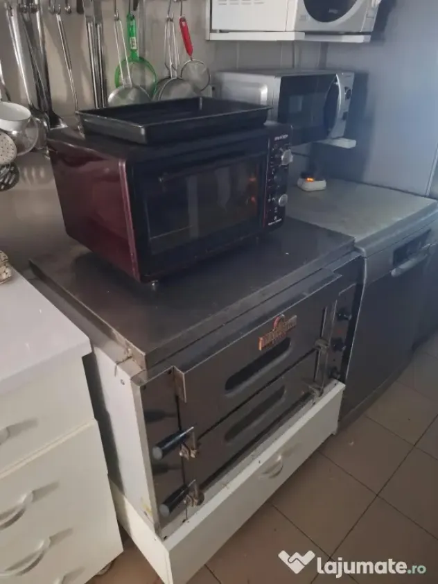 Restaurant functional si spatii de cazare camere tip studiosi corp administrativ