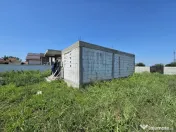 Teren intravilan cu construcție nouă și utilități – B