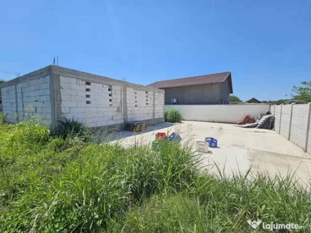 Teren intravilan cu construcție nouă și utilități – B - Craiova (Dolj)