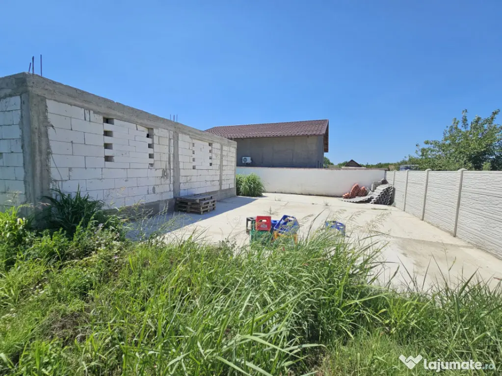 Teren intravilan cu construcție nouă și utilități – B - Craiova (Dolj)