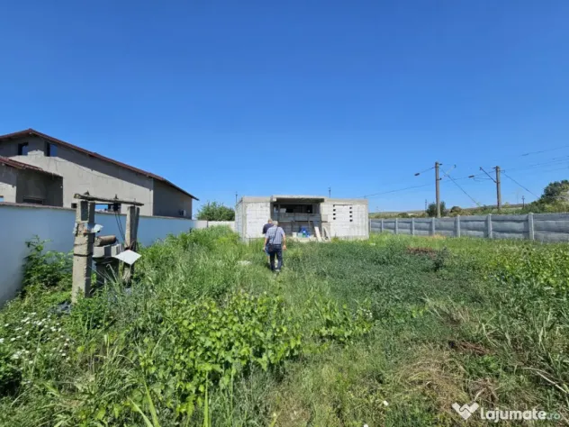 Teren intravilan cu construcție nouă și utilități – B - Craiova (Dolj)