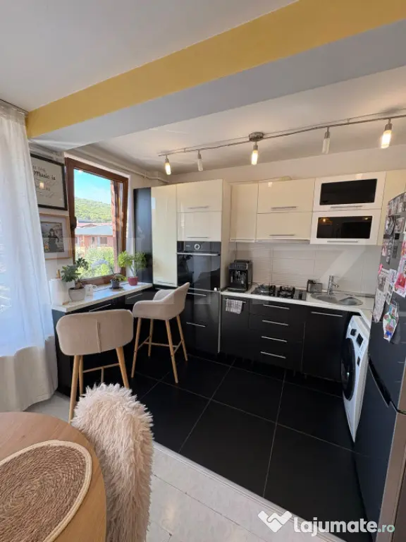 Apartament 3 camere 64 mp, parcare inclusa , 2 balcoane , Zo - Floresti (Cluj)