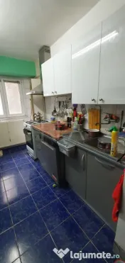 3 camere-Decomandat- Centrala Proprie- etaj 2/8- Calea 13 se 