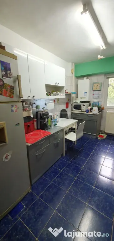 3 camere-Decomandat- Centrala Proprie- etaj 2/8- Calea 13 se - Bucuresti (Bucuresti-Ilfov)