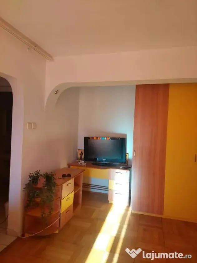De inchiriatapartament o cameră Tiglina1, etaj 3, 300 euro - Galati (Galati)