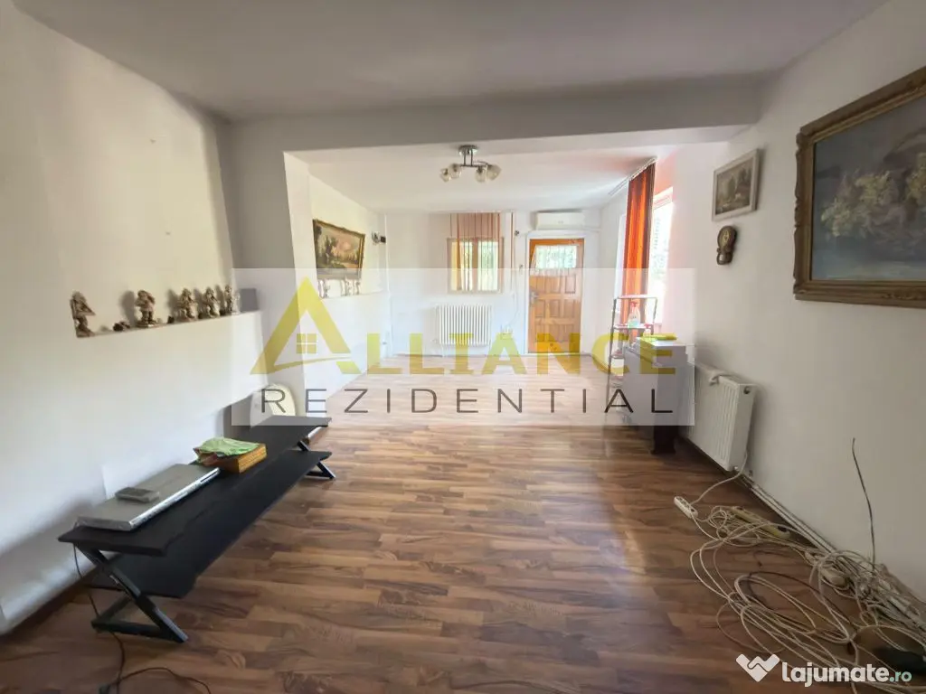 CASA INDIVIDUALA CU POTENTIAL COMERCIAL – CATELU, STRAD... - Catelu (Bucuresti-Ilfov)