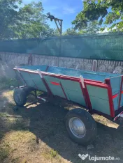 Vând căruță de tractor 