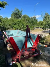 Vând căruță de tractor 