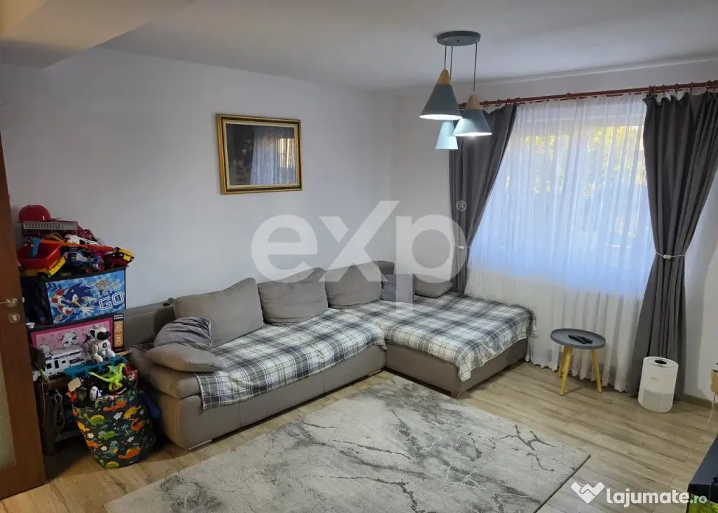 Casă modernă, complet mobilată și utilată, cu panouri f - Pitesti (Arges)