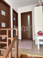Casă modernă, complet mobilată și utilată, cu panouri f
