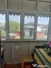 Apartament cu 2 camere, 55 mp, balcon închis și centrală 