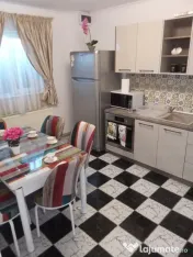 De inchiriat apartament 4 camere Bariera etaj 1