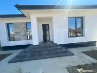 Casa la parter de vanzare 