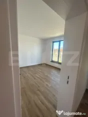 Casa la parter de vanzare 