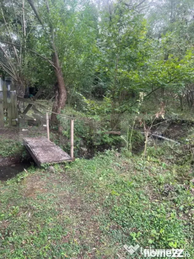 Teren intravilan, 1.180 mp, zona Pietroasa, com. Moldovenest - Pietroasa (Cluj)