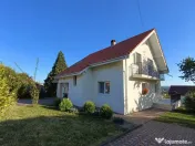 O casă deosebită, cu panoramă spectaculoasă asupra oraș