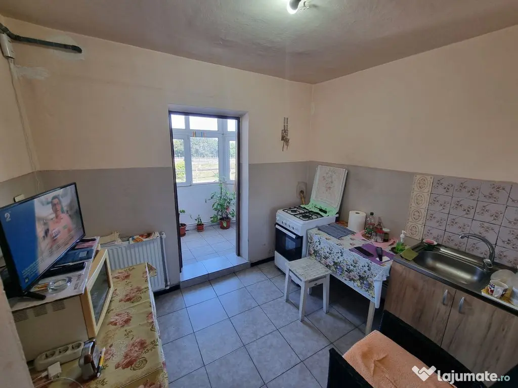 Doraly mall-apartament 2 camere decomandat cu gaze - Constanta (Constanta)