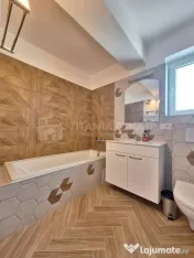 Apartament 3 camere,2 bai+parcare, lux Rasnov 