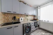Apartament 3 camere decomandat, 2 balcoane și loc de par... 