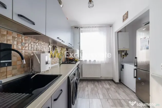 Apartament 3 camere decomandat, 2 balcoane și loc de par... - Pitesti (Arges)
