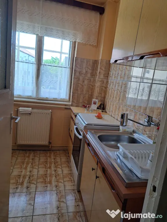 PROPRIETAR-Vând Apartament 2 camere, decomandat,etaj 3/4, Sibiu str. Siretului