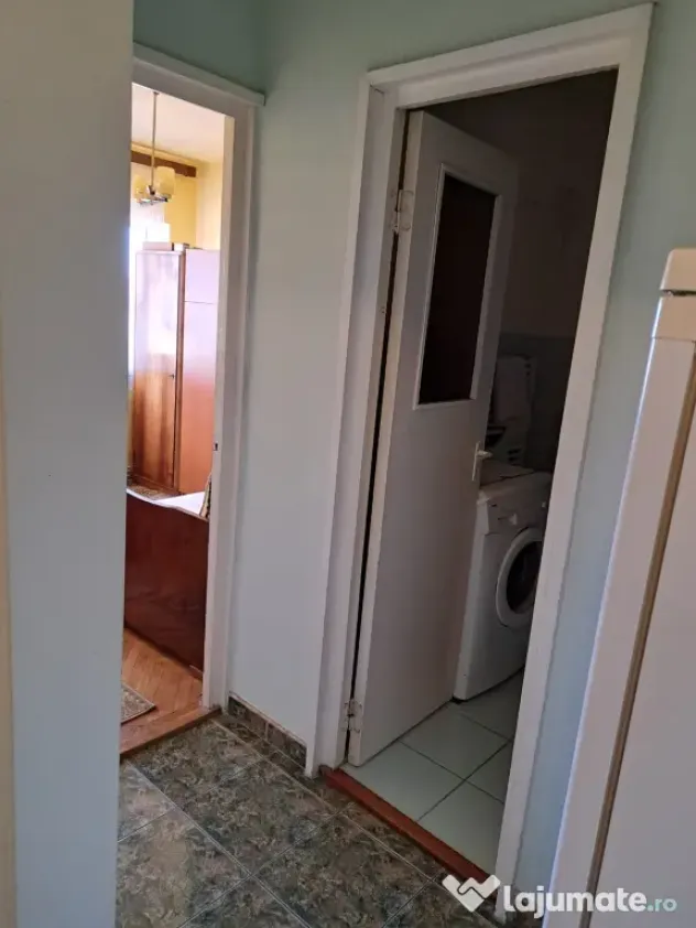 PROPRIETAR-Vând Apartament 2 camere, decomandat,etaj 3/4, Sibiu str. Siretului