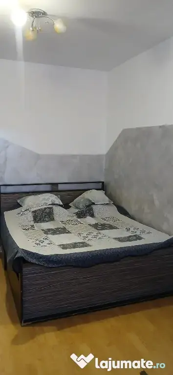 vând apartament cu 2 camere
