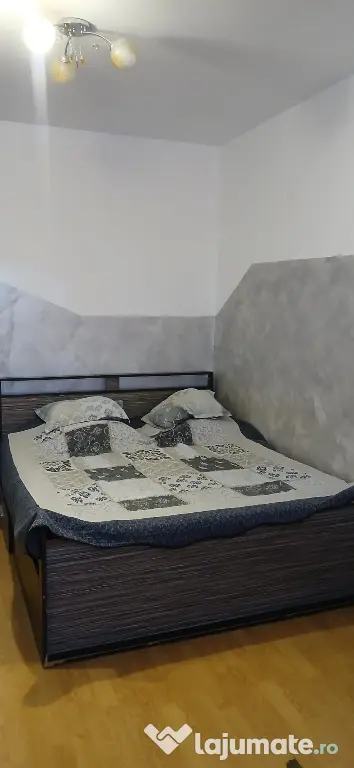 vând apartament cu 2 camere