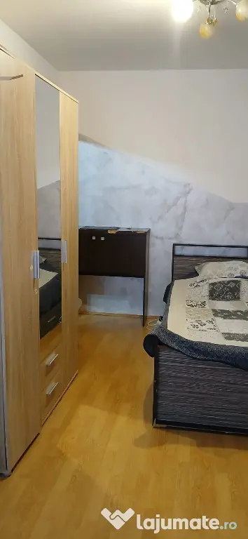 vând apartament cu 2 camere