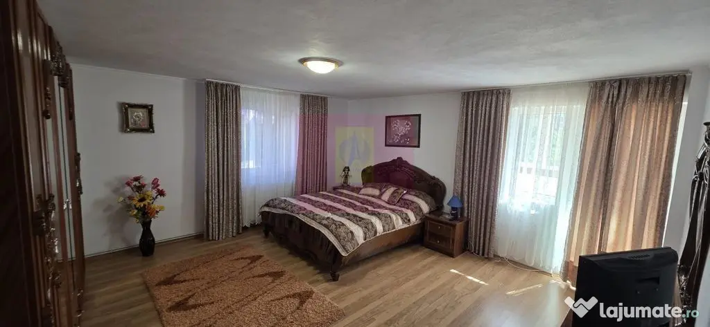 Vila cu 7 camere de vanzare in Busteni - Busteni (Prahova)