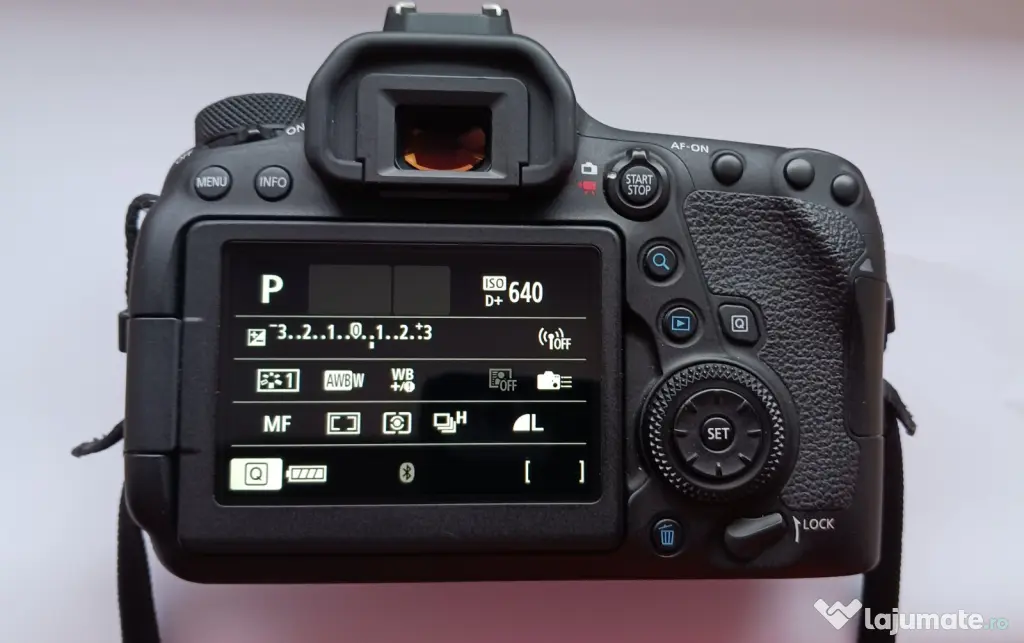 📸VAND aparat foto (body) Canon 6D Mark II, ca nou!