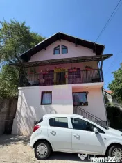 Casa de vanzare cu 4 camere in Comarnic