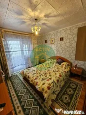 Apartament 3 camere, etaj intermediar 