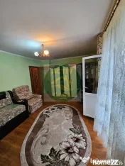 Apartament 3 camere, etaj intermediar 
