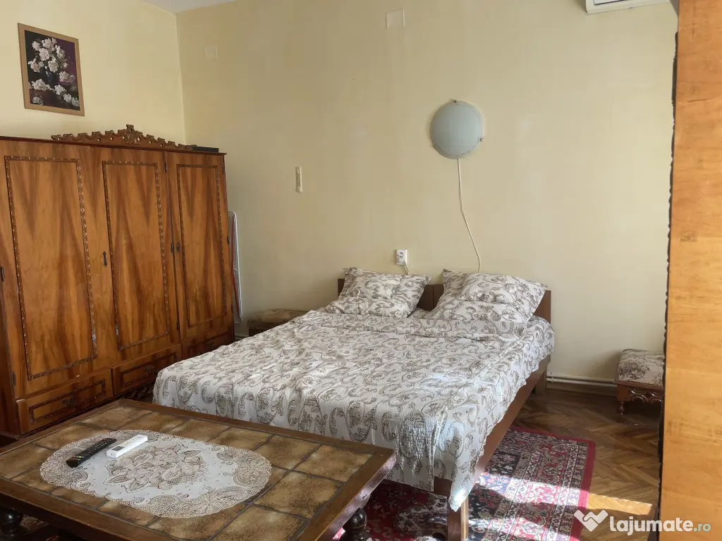 Închiriez apartament cu o cameră