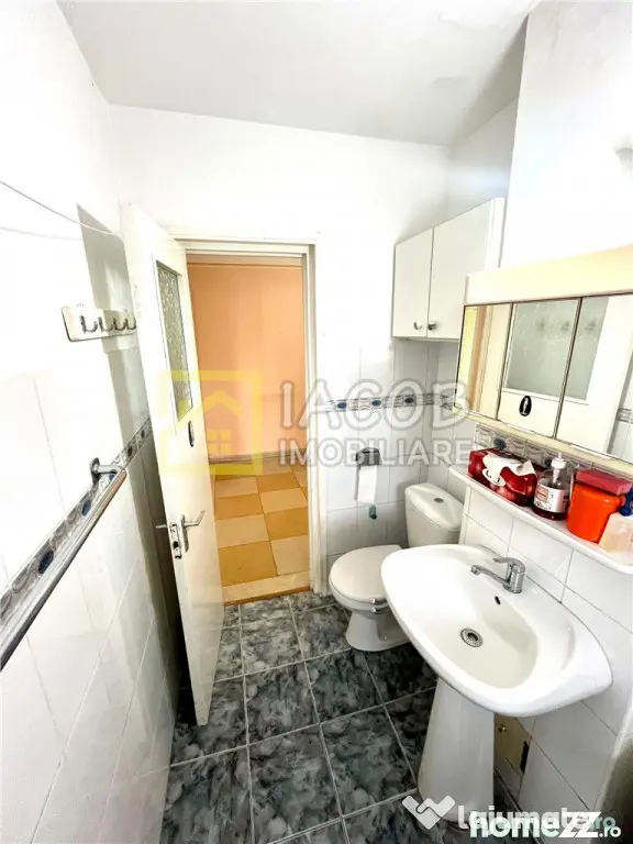 Apartament 2 camere decomandate, etaj 3, zona Energiei, str. - Bacau (Bacau)