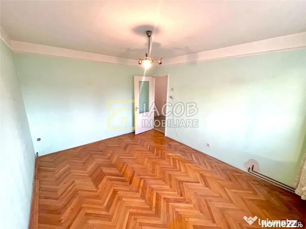 Apartament 2 camere decomandate, etaj 3, zona Energiei, str. - Bacau (Bacau)