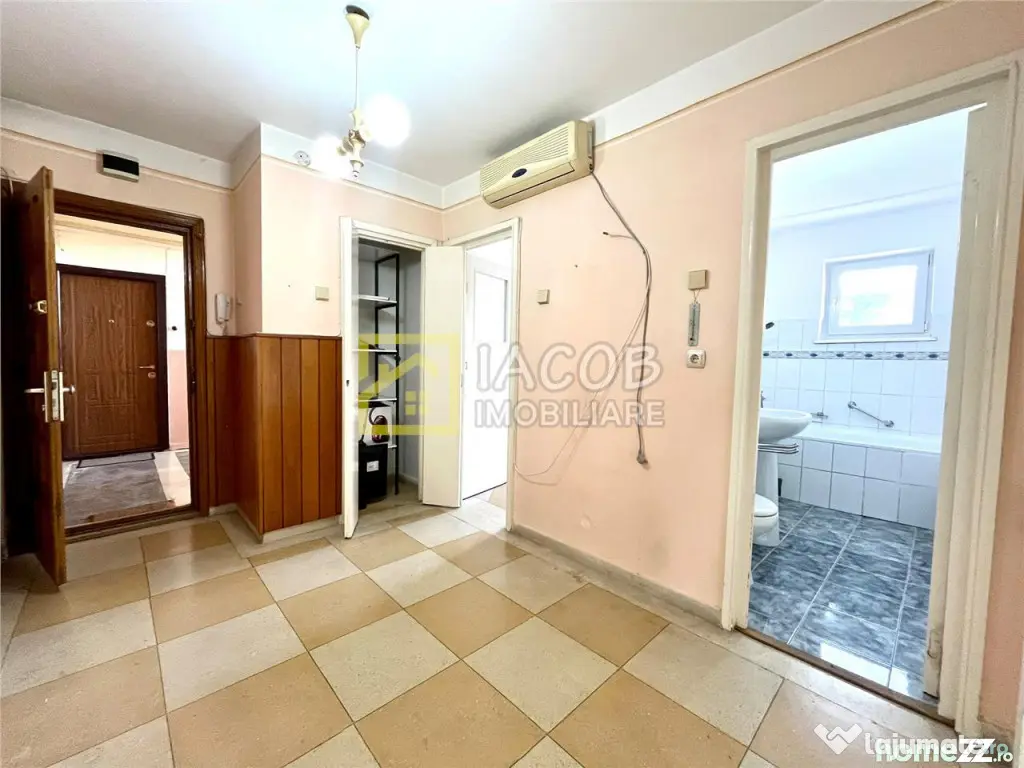 Apartament 2 camere decomandate, etaj 3, zona Energiei, str. - Bacau (Bacau)