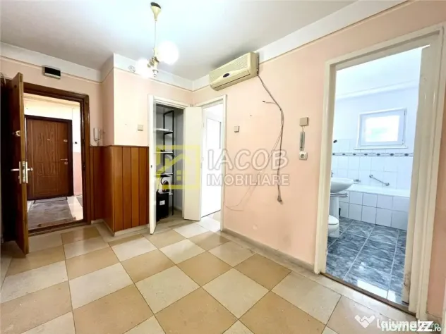 Apartament 2 camere decomandate, etaj 3, zona Energiei, str. - Bacau (Bacau)