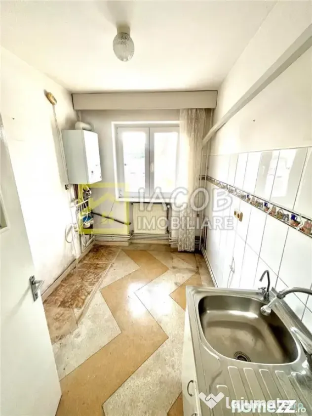 Apartament 2 camere decomandate, etaj 3, zona Energiei, str. - Bacau (Bacau)