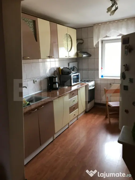 Apartament decomandat, 3 camere, et. 4/4, Vatra Dornei - Vatra Dornei (Suceava)