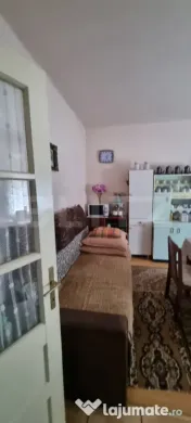 Casa cu etaj si 3 camere 