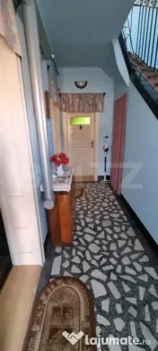 Casa cu etaj si 3 camere 