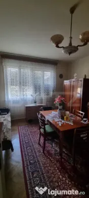 Casa cu etaj si 3 camere 