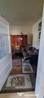 Casa cu etaj si 3 camere 