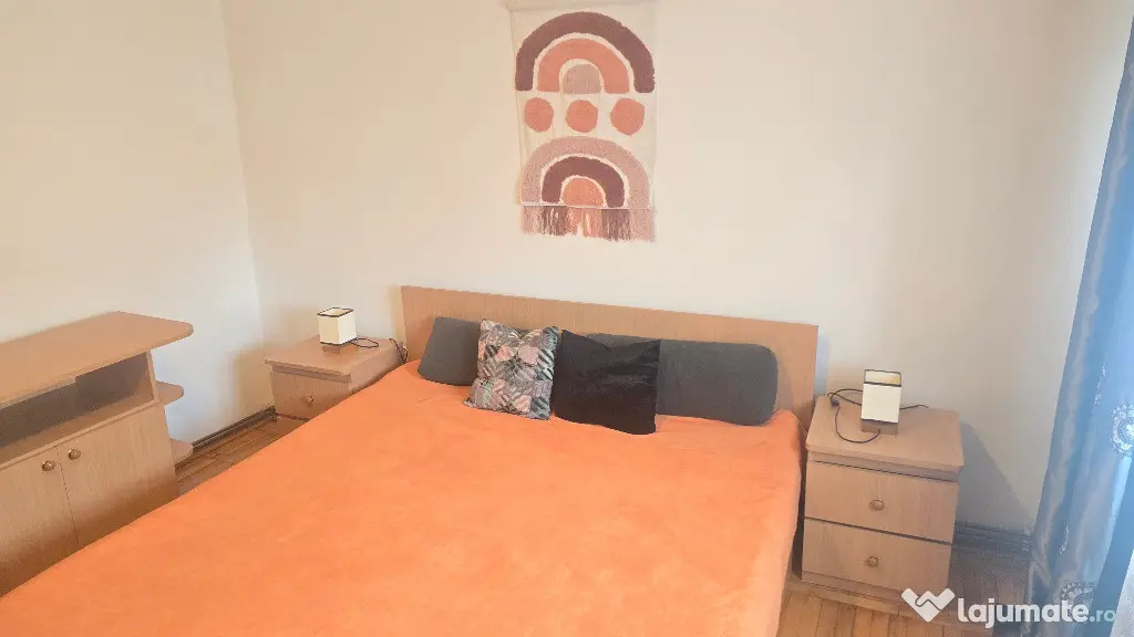 Inchiriez apartament 2 camere dec Deva, Spitalului Judetean, etaj 2 - Deva (Hunedoara)