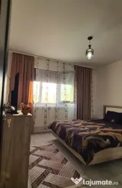 De vanzare apartament cu 3 camere, Piata Centrala, et. 3, 105.000 euro 